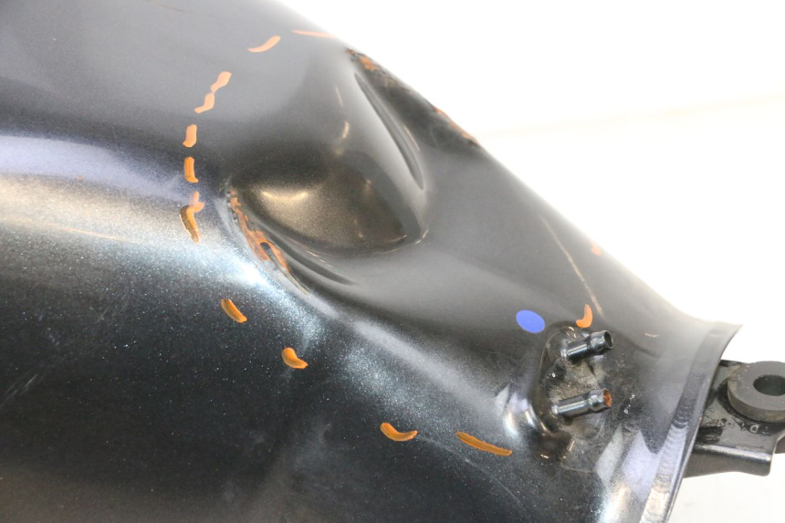 photo de SERBATOIO CARBURANTE  KAWASAKI ER-6 ER6 F ABS 650 (2012 - 2016) - Caratteristiche distintive