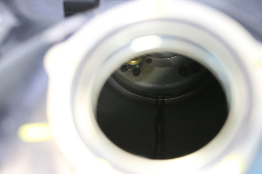 photo de SERBATOIO CARBURANTE  KAWASAKI ER-6 ER6 F ABS 650 (2012 - 2016) - Zoom sullo stato d'uso
