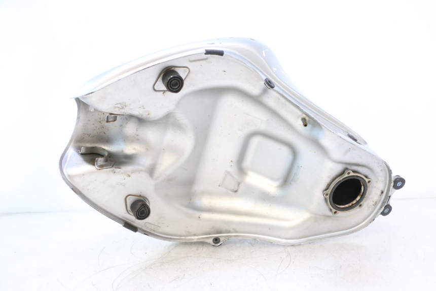 photo de SERBATOIO CARBURANTE  KAWASAKI ER-6 ER6 N 650 (2005 - 2009) - Dettagli dei punti di fissaggio