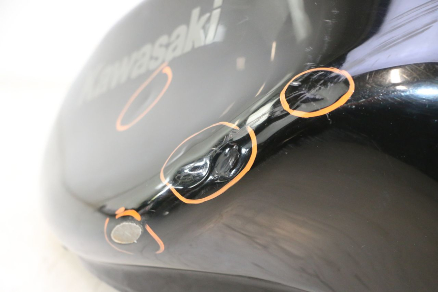 photo de SERBATOIO CARBURANTE  KAWASAKI ER-6 ER6 N 650 (2005 - 2009) - Primo piano ad alta risoluzione