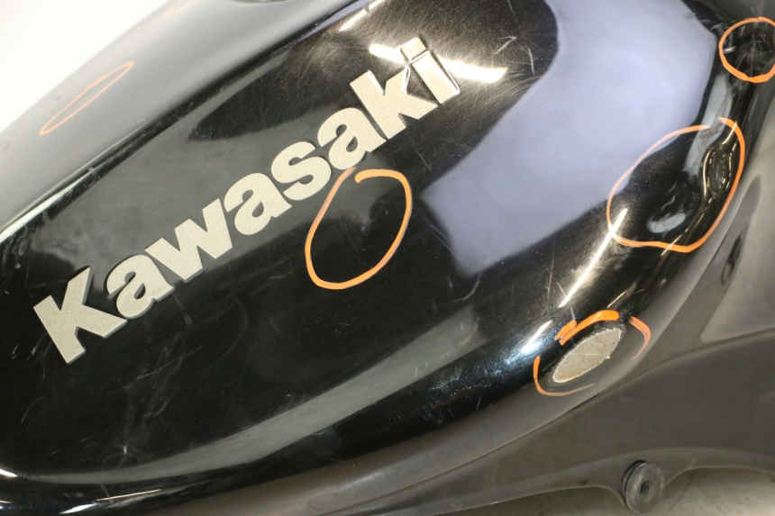 photo de SERBATOIO CARBURANTE  KAWASAKI ER-6 ER6 N 650 (2005 - 2009) - Focus sulla struttura