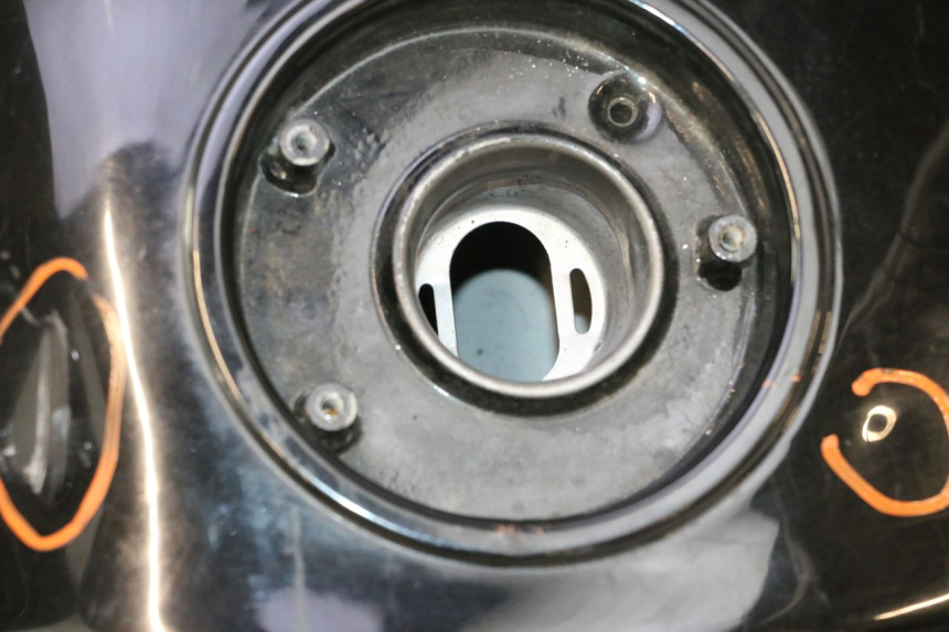 photo de SERBATOIO CARBURANTE  KAWASAKI ER-6 ER6 N 650 (2005 - 2009) - Altra angolazione