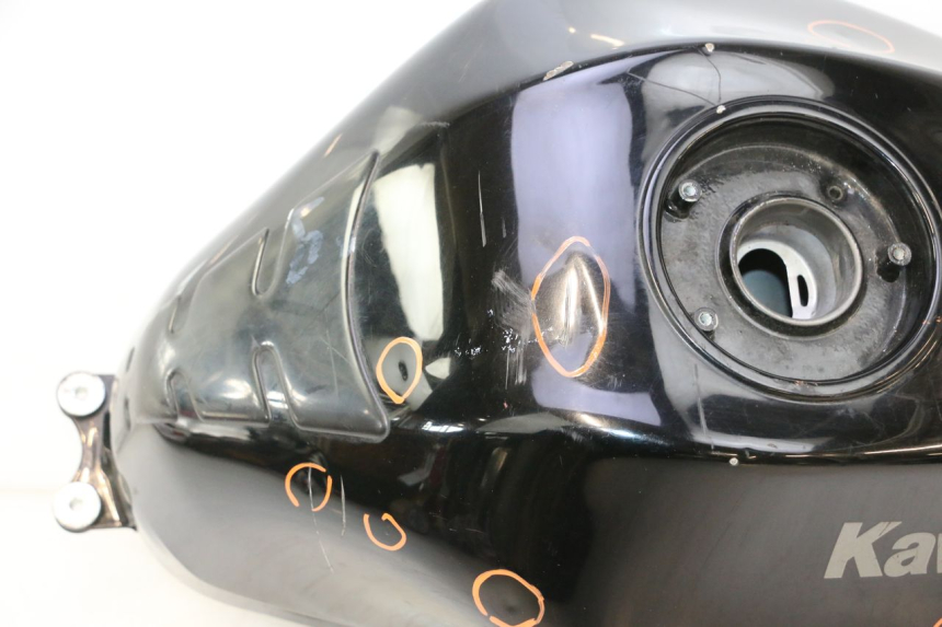 photo de SERBATOIO CARBURANTE  KAWASAKI ER-6 ER6 N 650 (2005 - 2009) - Stato della superficie e materiale