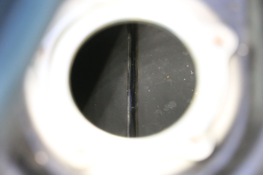 photo de SERBATOIO CARBURANTE  KAWASAKI ER-6 ER6 N 650 (2005 - 2009) - Primo piano tecnico