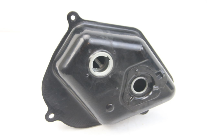 photo de SERBATOIO CARBURANTE JM MOTORS EVOLIS 4T 50 (2018 - 2022) - Dettagli dei punti di fissaggio