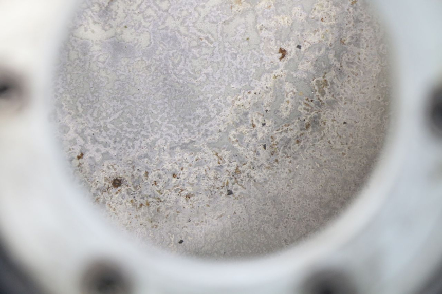 photo de SERBATOIO CARBURANTE SYM FIDDLE 3 III 125 (2014 - 2020) - Primo piano tecnico