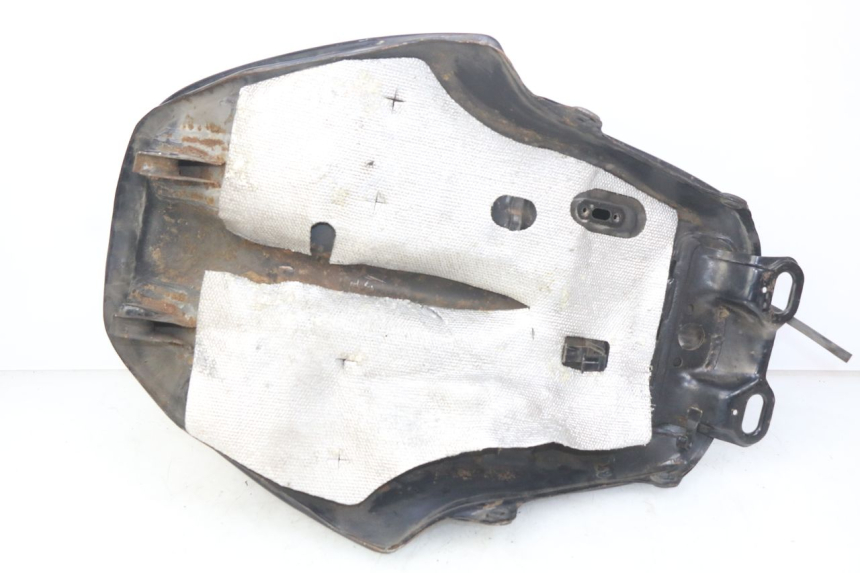 photo de SERBATOIO CARBURANTE YAMAHA FJ 3CX 1200 (1986 - 1996) - Primo piano tecnico