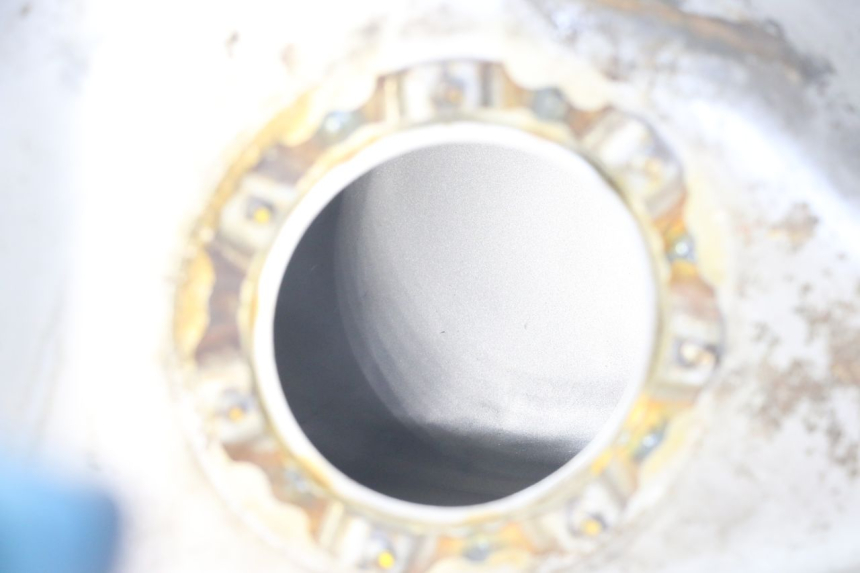 photo de SERBATOIO CARBURANTE  HONDA FJS SILVERWING SILVER WING 600 (2001 - 2010) - Primo piano tecnico