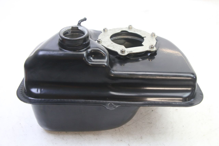 photo de SERBATOIO DELLA BENZINA VENESI FLY RETRO 4T 50 (2020 - 2025) - Primo piano tecnico