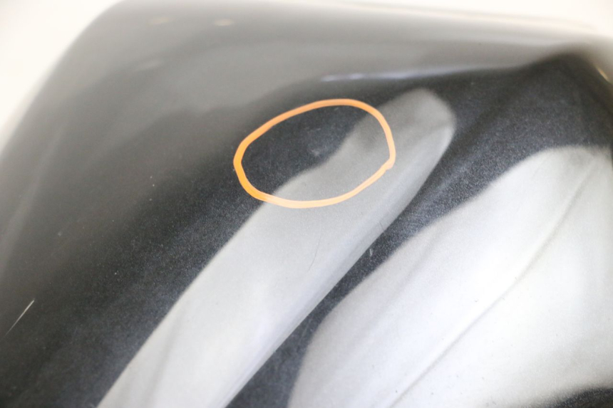 photo de SERBATOIO CARBURANTE  YAMAHA FZ6 N FAZER 600 (2004 - 2006) - Primo piano ad alta risoluzione