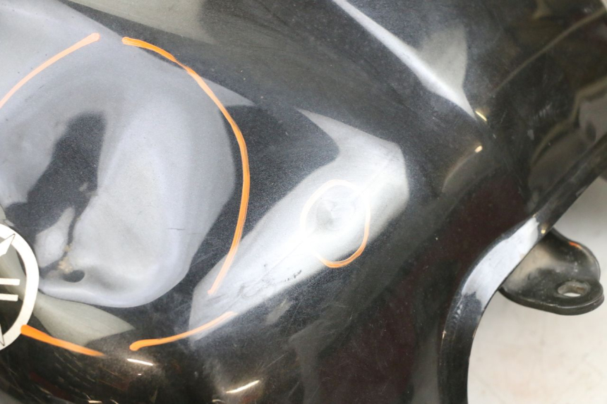 photo de SERBATOIO CARBURANTE  YAMAHA FZ6 N FAZER 600 (2004 - 2006) - Focus sulla struttura