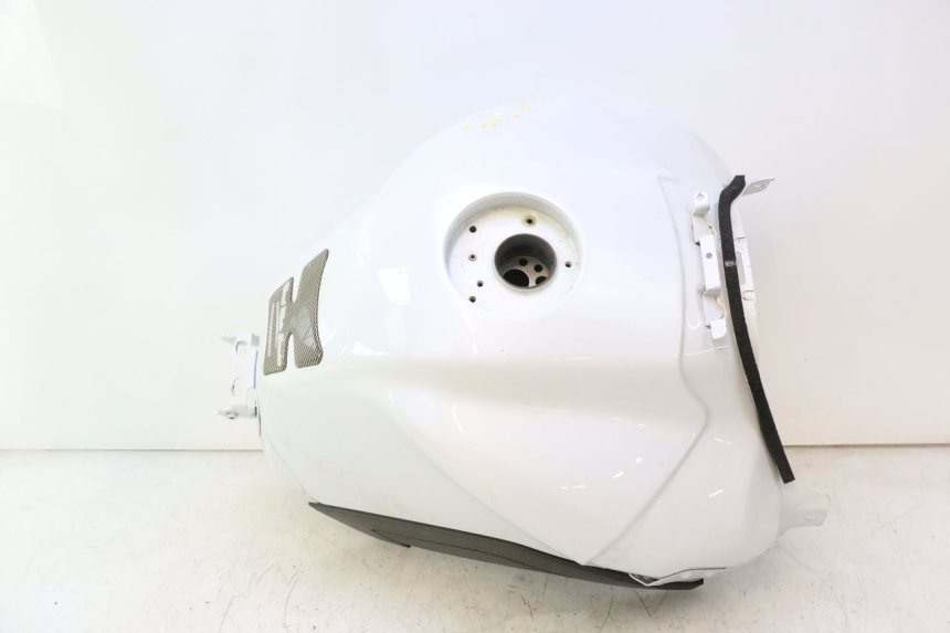 photo de SERBATOIO CARBURANTE  YAMAHA FZ8 800 (2010 - 2016) - Marcature e riferimenti originali