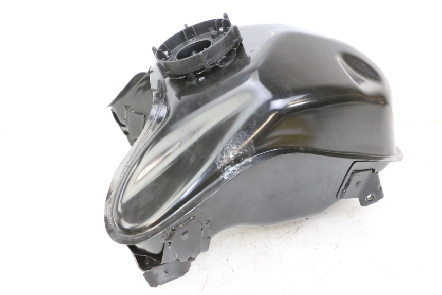 photo de SERBATOIO CARBURANTE  BMW G310 R 310 (2016 - 2020) - Zoom sui componenti