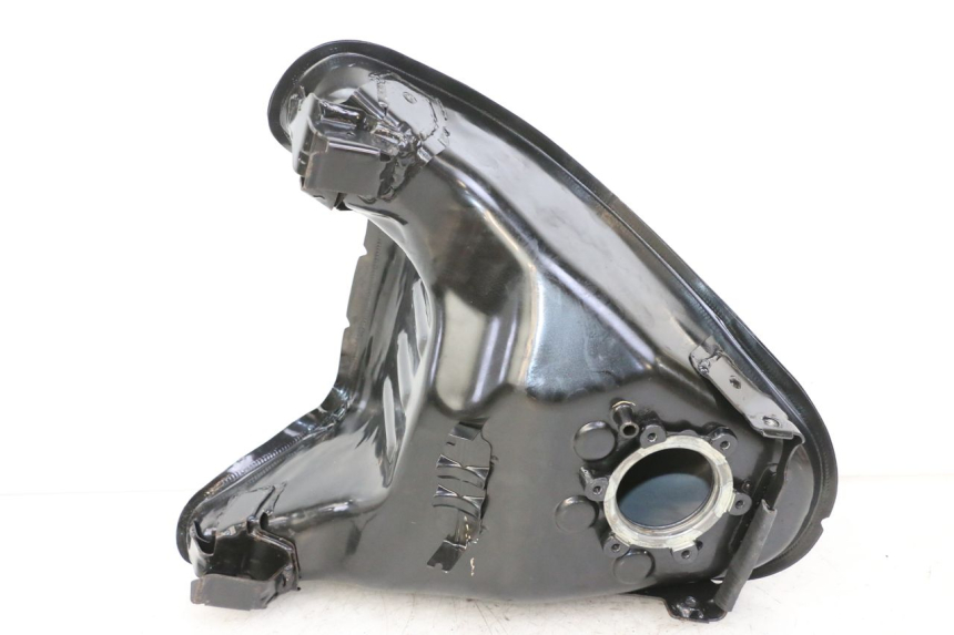 photo de SERBATOIO CARBURANTE  BMW G310 R 310 (2016 - 2020) - Dettagli dei punti di fissaggio
