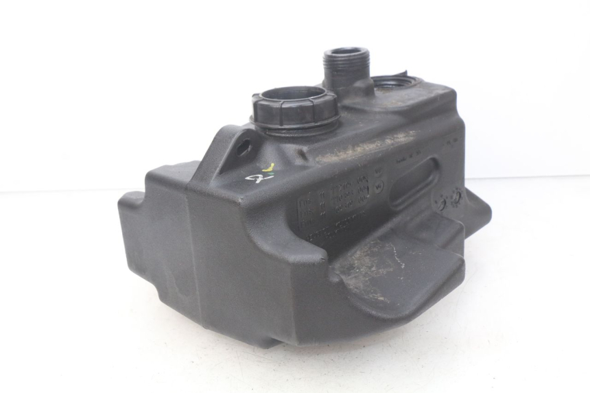 photo de SERBATOIO CARBURANTE PEUGEOT GEOPOLIS 400 (2007 - 2013) - Altra angolazione