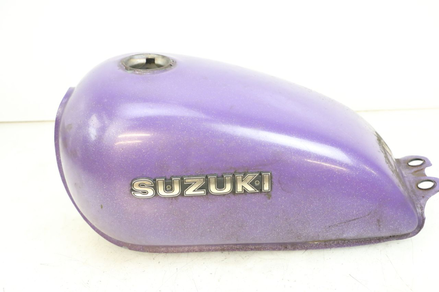 photo de Serbatoio carburante SUZUKI GN 125 (1997 - 2000) - Vista d'insieme del prodotto