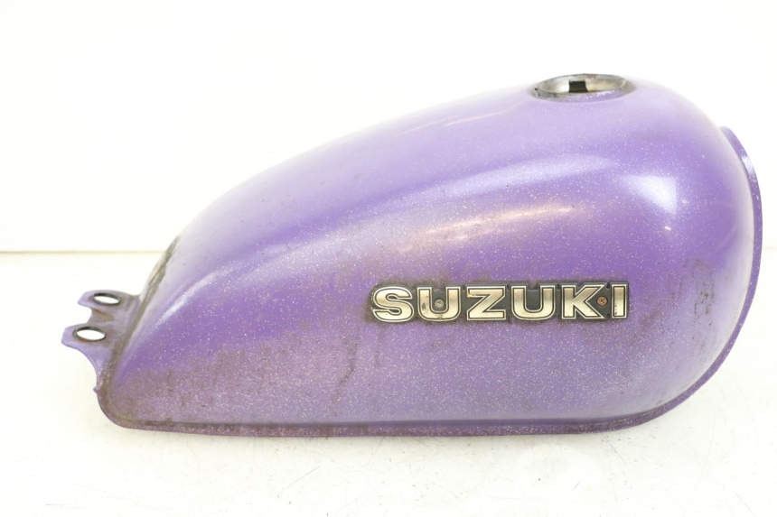 photo de Serbatoio carburante SUZUKI GN 125 (1997 - 2000) - Stato della superficie e materiale