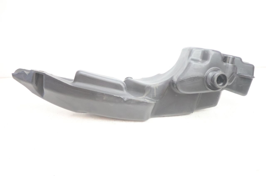 photo de SERBATOIO CARBURANTE  GILERA GP 800 (2007 - 2013) - Caratteristiche distintive