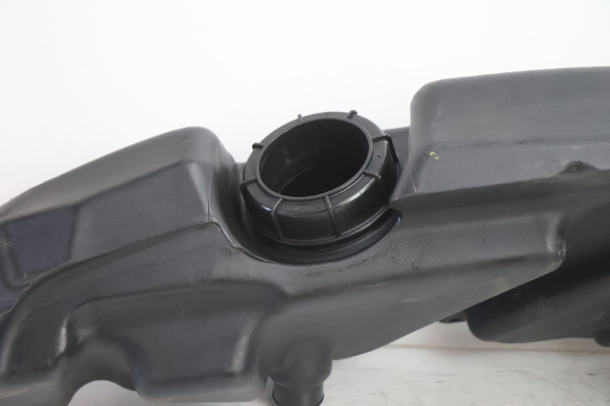 photo de SERBATOIO CARBURANTE  GILERA GP 800 (2007 - 2013) - Stato della superficie e materiale