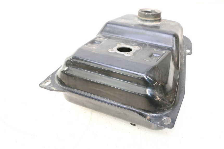 photo de SERBATOIO CARBURANTE  TNT MOTOR GRIDO 2T 50 (2010 - 2019) - Primo piano tecnico