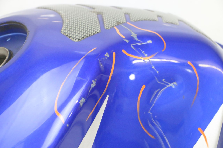 photo de SERBATOIO CARBURANTE  SUZUKI GS GSE 500 (2001 - 2003) - Primo piano tecnico