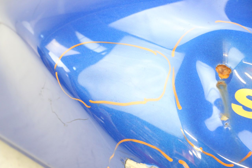 photo de SERBATOIO CARBURANTE  SUZUKI GSF S BANDIT 600 (2000 - 2004) - Angolazione alternativa