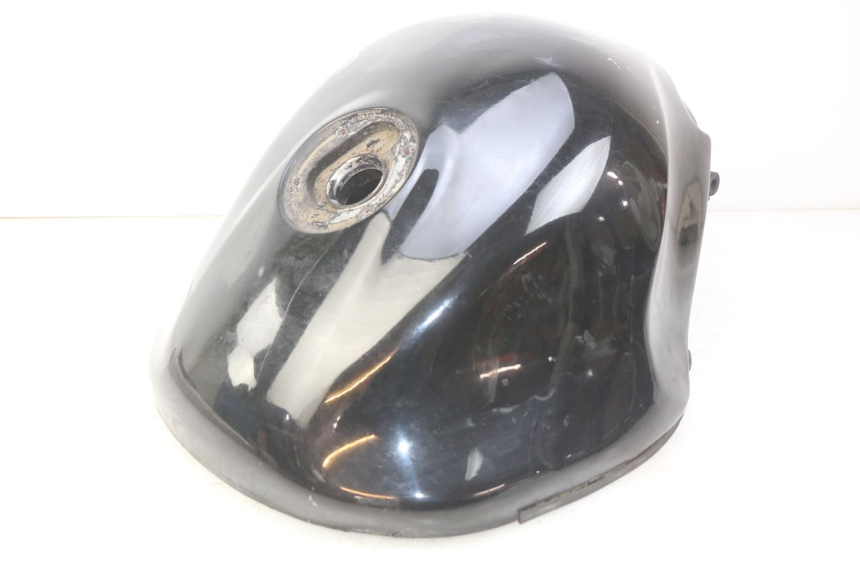photo de SERBATOIO CARBURANTE SUZUKI GSX-F GSX  F 1100 (1988 - 1994) - Caratteristiche distintive