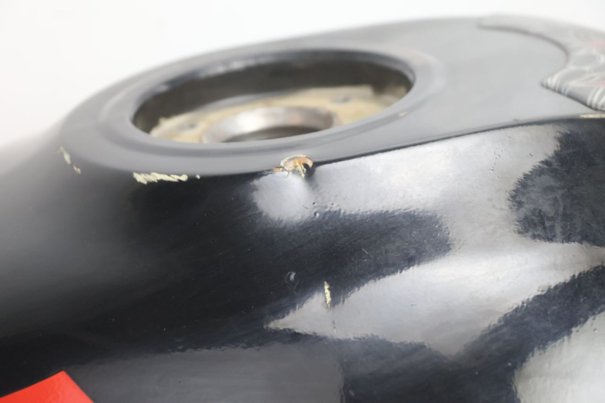 photo de SERBATOIO CARBURANTE  SUZUKI GSX F GSXF 750 (1988 - 1998) - Dettaglio del componente