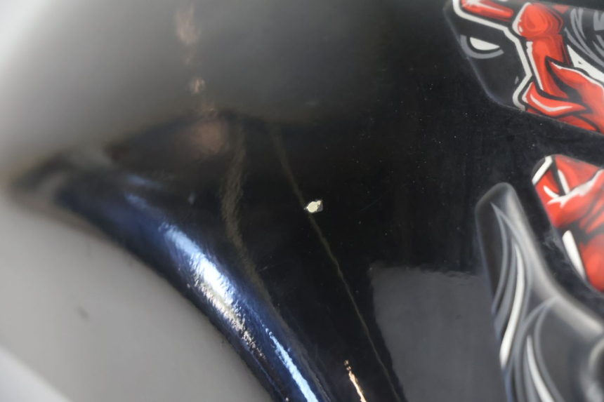 photo de SERBATOIO CARBURANTE  SUZUKI GSX F GSXF 750 (1988 - 1998) - Primo piano ad alta risoluzione