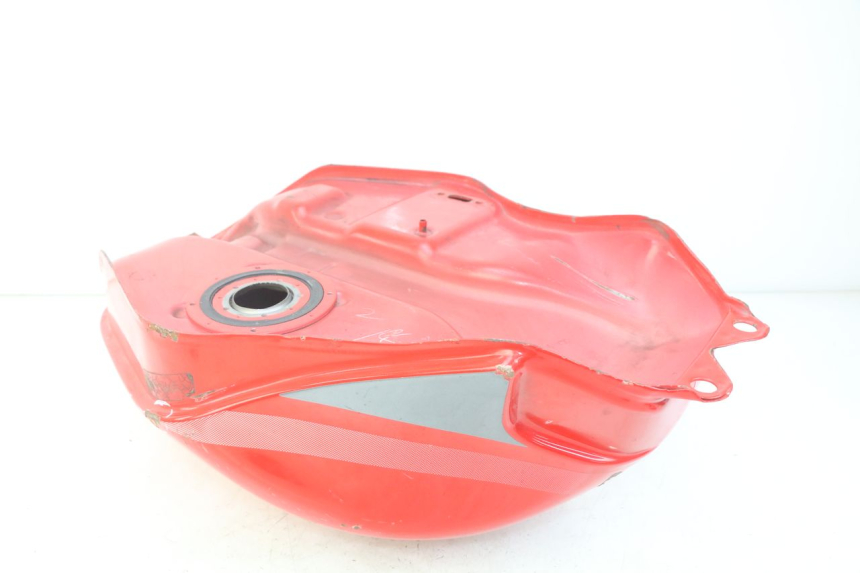 photo de SERBATOIO CARBURANTE  SUZUKI GSX F GSXF 750 (1988 - 1998) - Primo piano tecnico