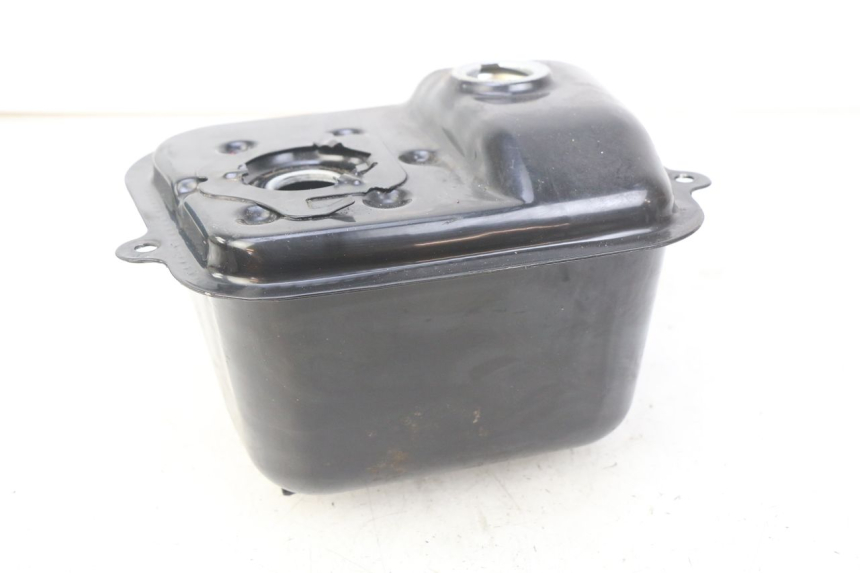 photo de SERBATOIO CARBURANTE JM MOTORS GT LINE 4T 50 (2021 - 2023) - Primo piano tecnico