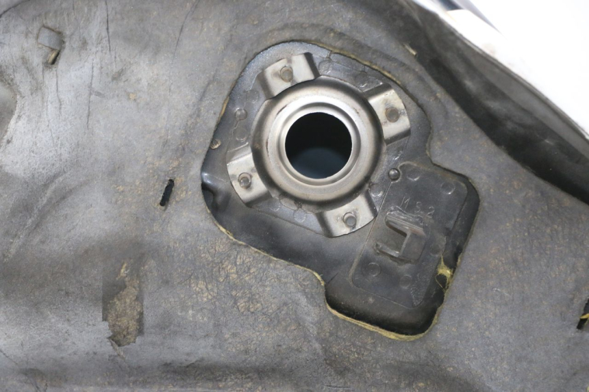 photo de SERBATOIO CARBURANTE  HONDA CBR F 1000 (1993 - 1996) - Dettaglio del componente