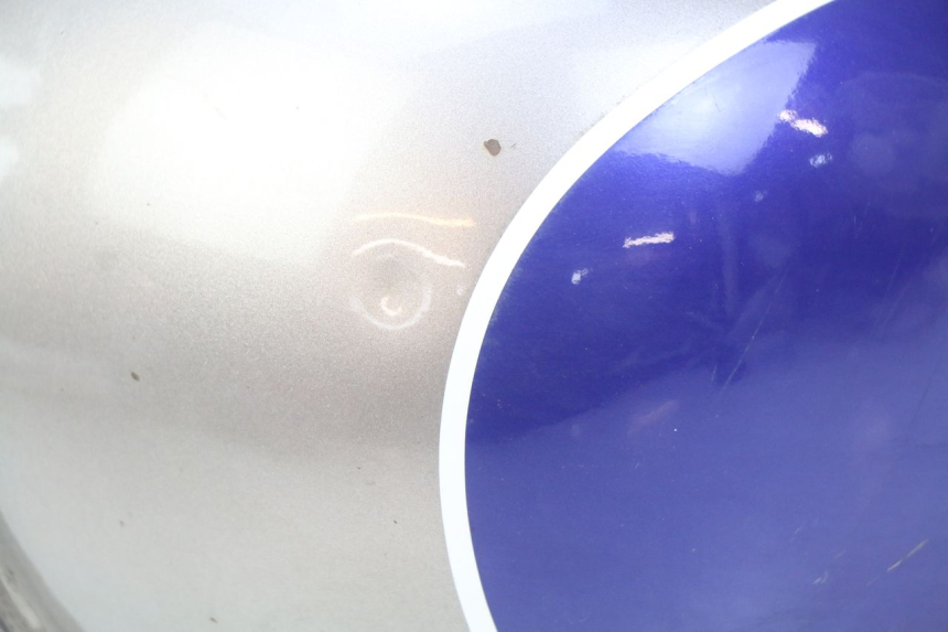 photo de SERBATOIO CARBURANTE SYM HUSKY 125 (1999 - 2005) - Dettagli dei punti di fissaggio