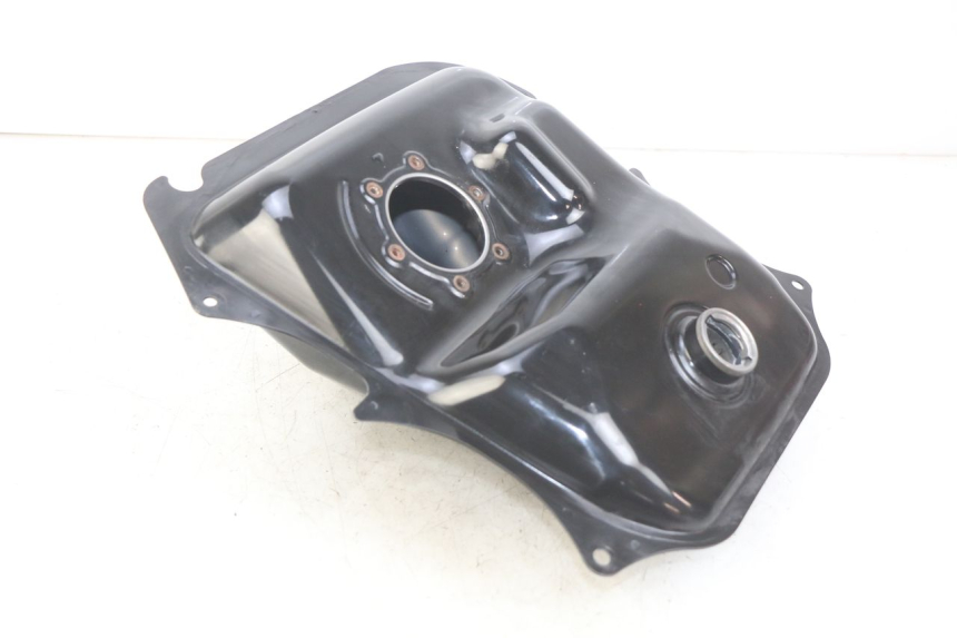 photo de SERBATOIO CARBURANTE YAMAHA HW XENTER 125 (2011 - 2017) - Dettagli dei punti di fissaggio
