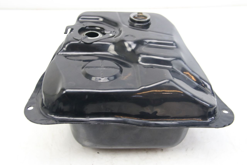 photo de SERBATOIO CARBURANTE SYM JET 4 4T 50 (2018 - 2021) - Primo piano tecnico