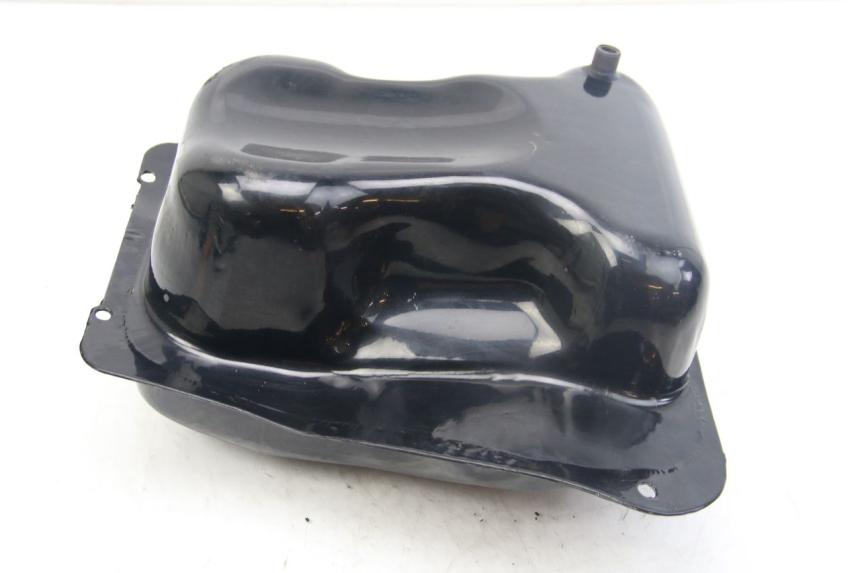 photo de SERBATOIO CARBURANTE SYM JET 4 4T 50 (2018 - 2021) - Dettagli dei punti di fissaggio