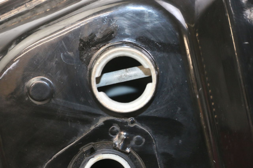 photo de SERBATOIO CARBURANTE  JM MOTORS VX 125 (2022 - 2025) - Zoom sullo stato d'uso