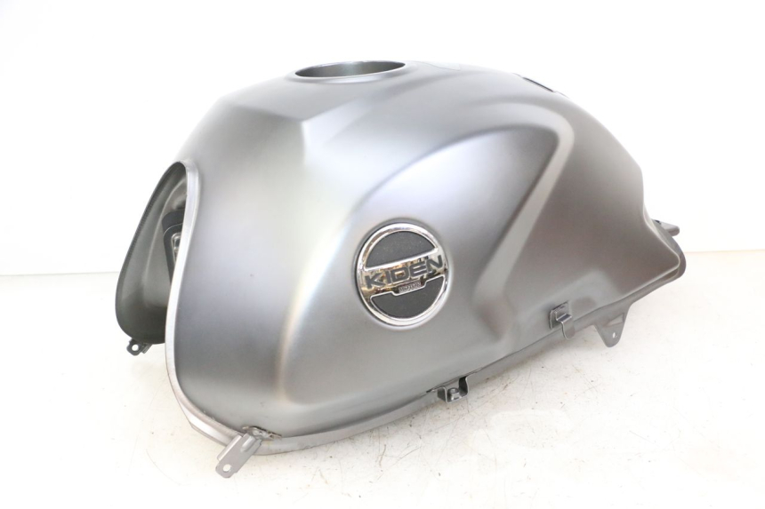 photo de SERBATOIO CARBURANTE  KIDEN KD125-G 125 (2018 - 2022) - Dettagli dei punti di fissaggio