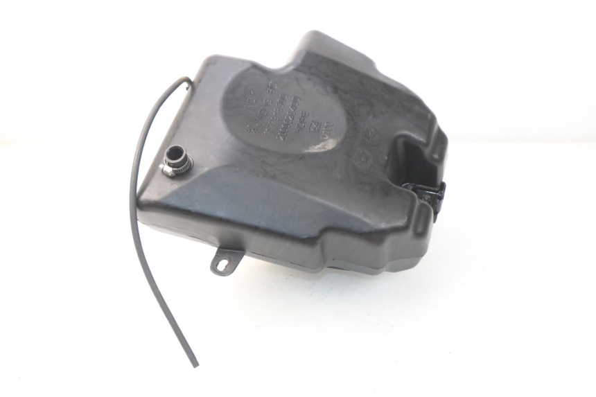 photo de Serbatoio carburante PEUGEOT KISBEE 2T 50 (2010 - 2017) - Dettaglio del componente