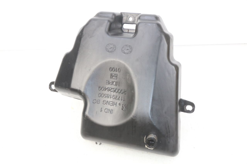 photo de Serbatoio carburante PEUGEOT KISBEE 2T 50 (2010 - 2017) - Dettaglio del componente