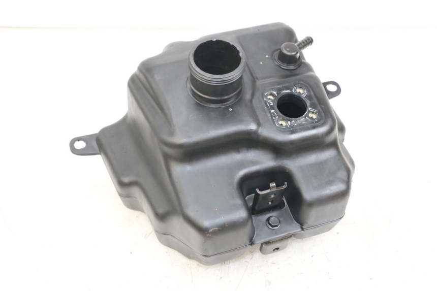 photo de SERBATOIO CARBURANTE PEUGEOT KISBEE 2T 50 (2018 - 2022) - Altra angolazione