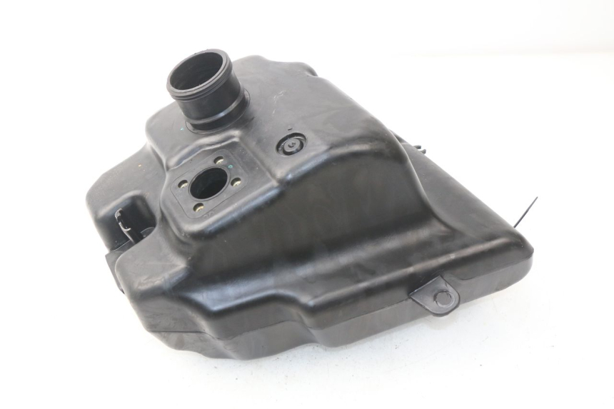 photo de Serbatoio carburante PEUGEOT KISBEE 4T 50 (2010 - 2017) - Altra angolazione