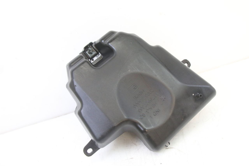 photo de SERBATOIO CARBURANTE PEUGEOT KISBEE 4T 50 (2018 - 2022) - Primo piano tecnico