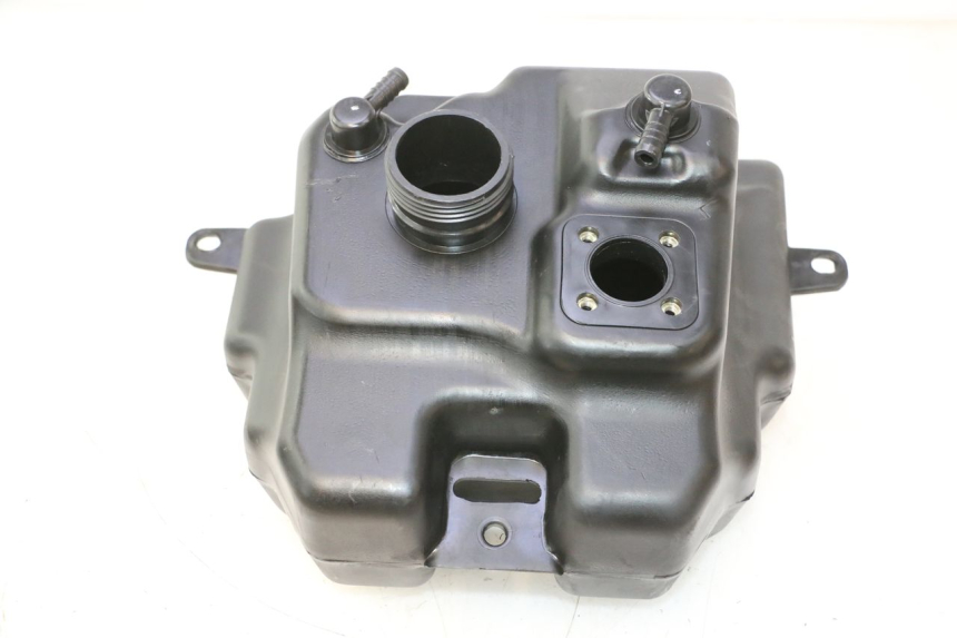photo de SERBATOIO CARBURANTE  PEUGEOT KISBEE 4T 50 (2023 - 2026) - Primo piano tecnico