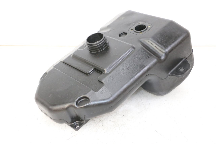 photo de SERBATOIO CARBURANTE  KYMCO PEOPLE S 125 (2000 - 2008) - Primo piano tecnico