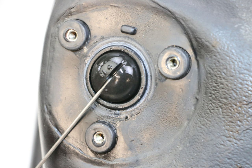 photo de SERBATOIO CARBURANTE  KYMCO STRYKER OFF ROAD 125 (1999 - 2005) - Primo piano tecnico