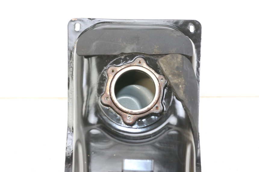 photo de SERBATOIO CARBURANTE  KYMCO X-TOWN XTOWN 125 (2016 - 2021) - Primo piano tecnico