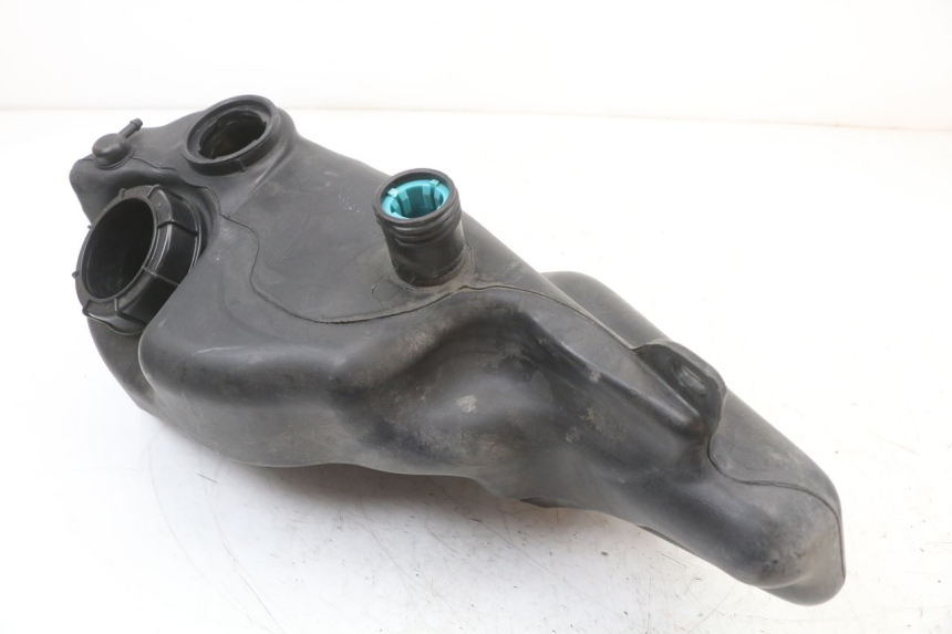 photo de Serbatoio carburante PIAGGIO LIBERTY 4T 50 (2018 - 2021) - Zoom sullo stato d'uso