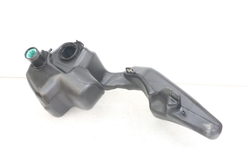 photo de SERBATOIO CARBURANTE PIAGGIO LIBERTY 125 (2009 - 2013) - Primo piano tecnico