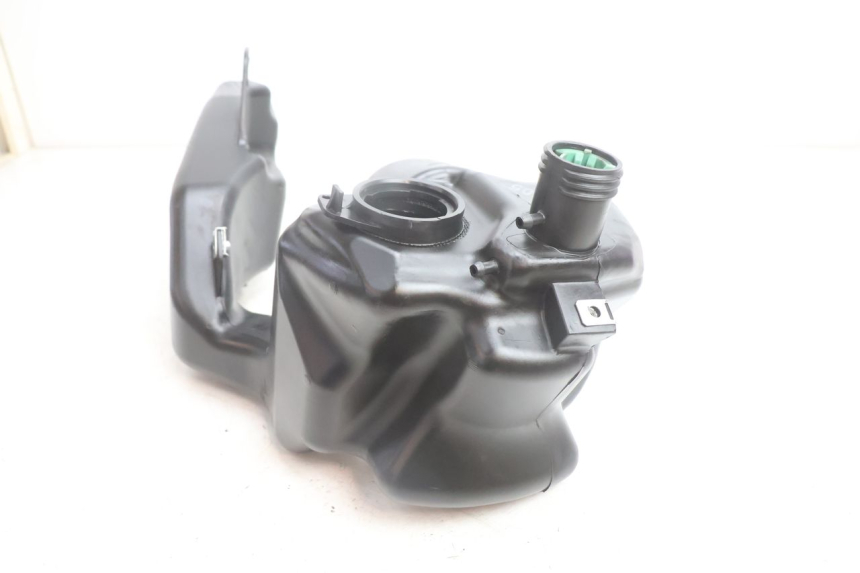 photo de SERBATOIO CARBURANTE  PIAGGIO LIBERTY 125 (1998 - 2008) - Dettaglio del componente